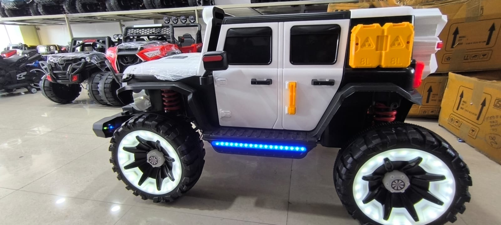 BENZ big JEEP AGE LIMIT 1YEAR TO 15YEAR - Image 4